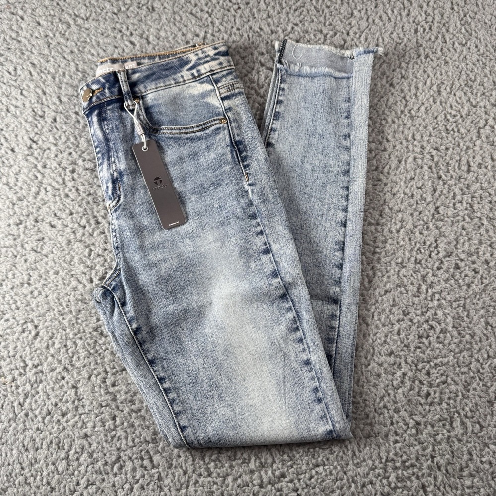 Tractr Mid Rise Indigo Dyed‎ Distressed Raw Hem Medium Blue Jeans Sz 0/25 NWT